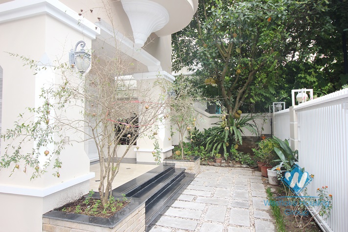 A beautiful modern house for rent in Ciputra urban